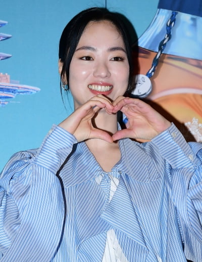 [TEN 포토] 전여빈 '과즙미 넘치는 하트'