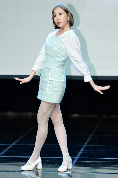 [TEN 포토] 별사랑 '시그니처 포즈'