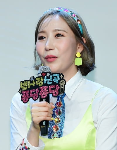 [TEN 포토] 별사랑 '목표이야기에 눈물이...'