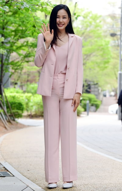 [TEN 포토] 이하늬 '주말 뉴스시간에 만나요'