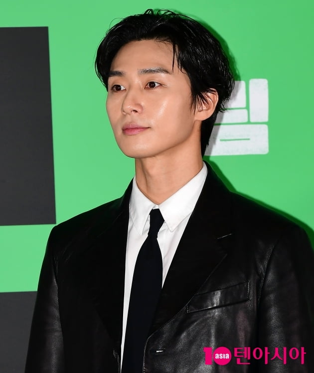 [TEN 포토] 박서준 '샤프한 옆선'