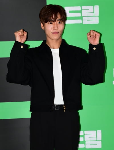[TEN 포토] 이현우 '스윗한 파이팅!'