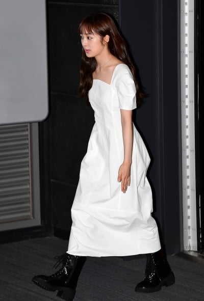 [TEN 포토] 김보라 '청순미 뿌리며 입장'