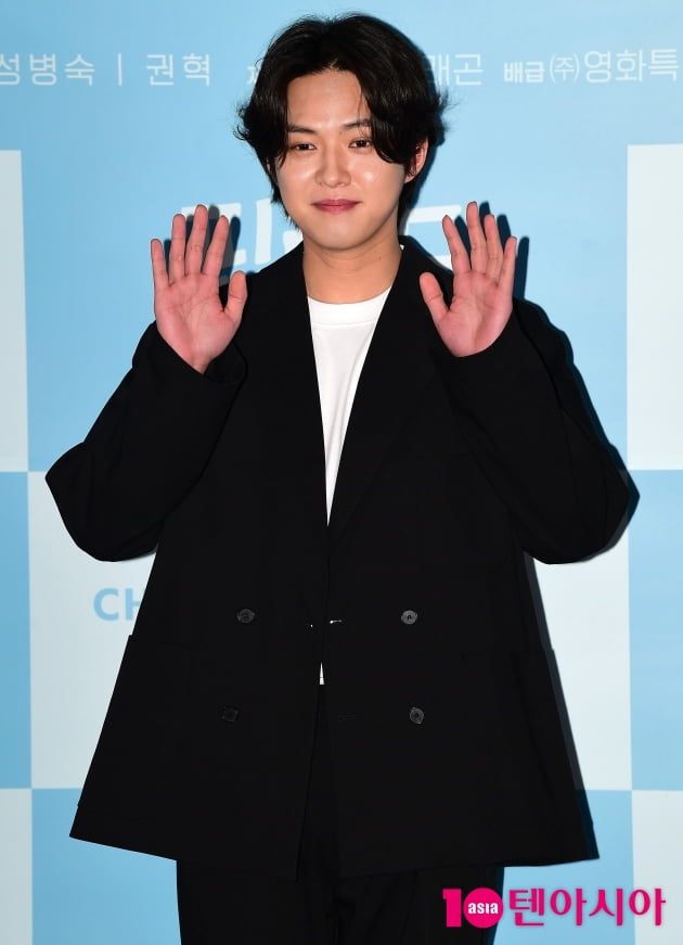 [TEN 포토] 장도윤 '훈훈한 인사'