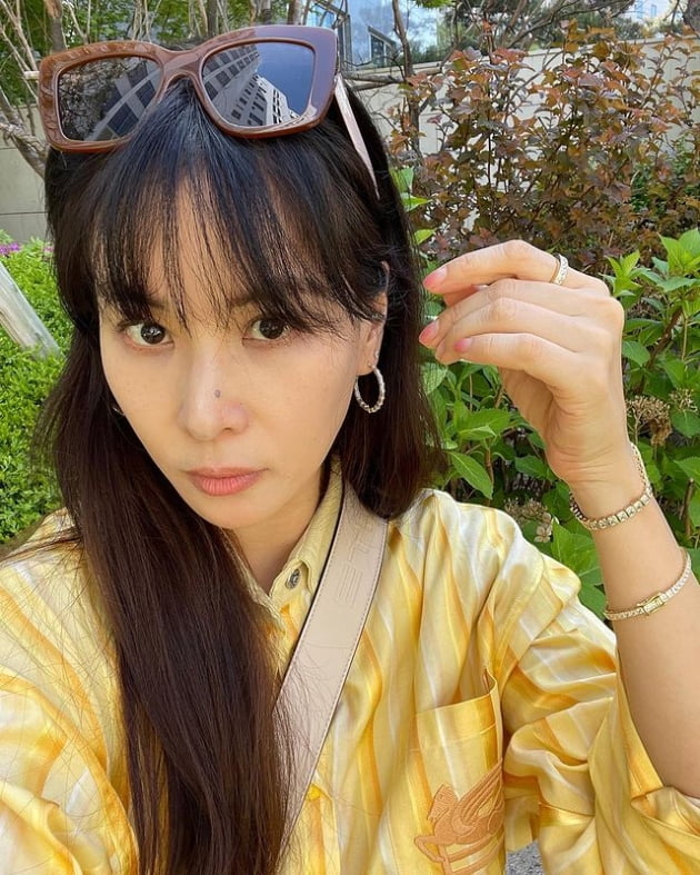 '장동건♥' 고소영, 50대 본인도 아는 상큼함…청담동 저택서 즐긴 피크닉 