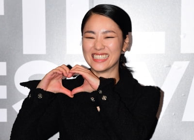 [TEN 포토] 전여빈 '빵 터졌어요'