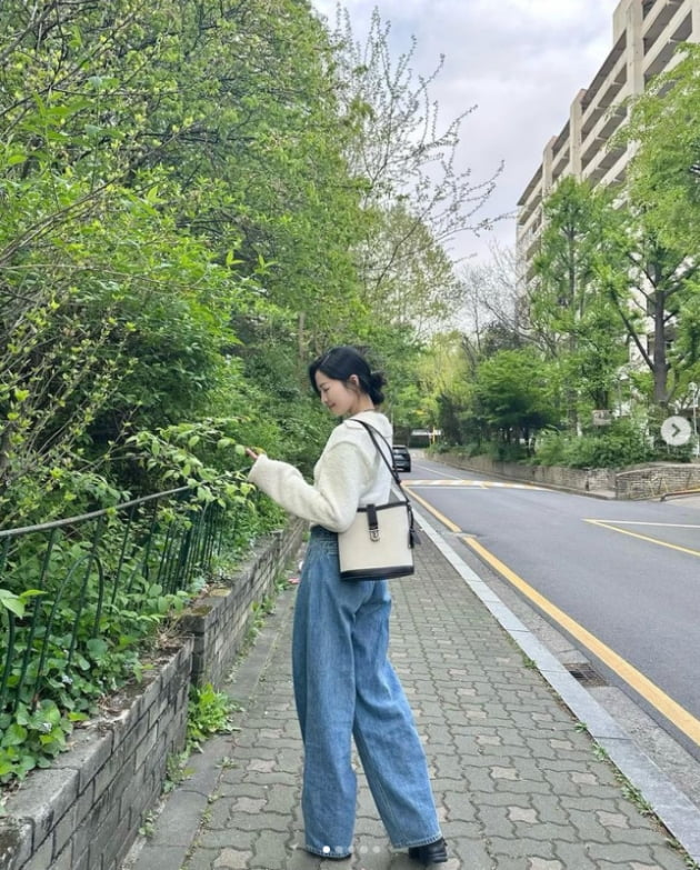 '전진♥' 류이서, 패션에 미모에 또 빛나네...미세먼지 날리는 미소