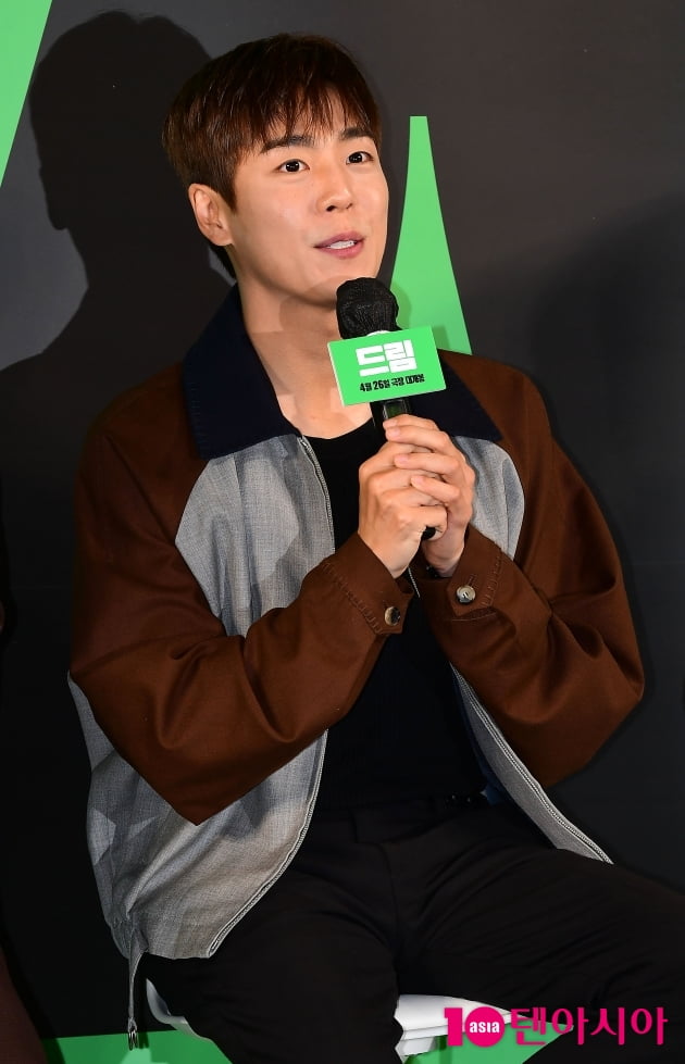 [TEN 포토] 이현우 '그림자 마저 멋짐'