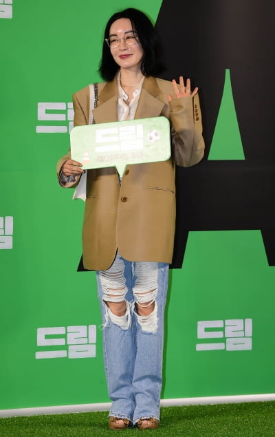 [TEN 포토] 김혜은 '찢청도 완벽하게 소화'