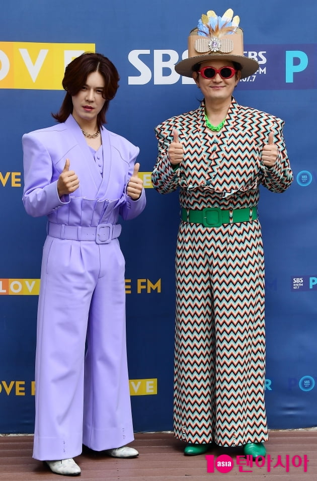 [TEN 포토] 노라조 '화려한 출근길 패션'