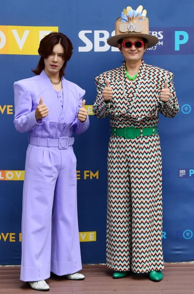 [TEN 포토] 노라조 '화려한 출근길 패션'