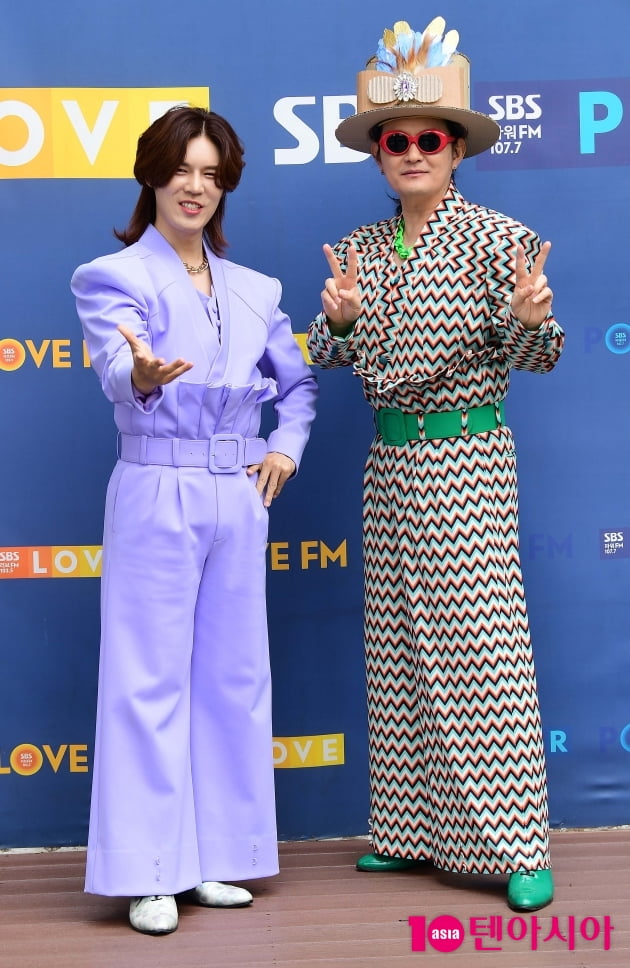 [TEN 포토] 노라조 '친근감 느끼는 그룹'