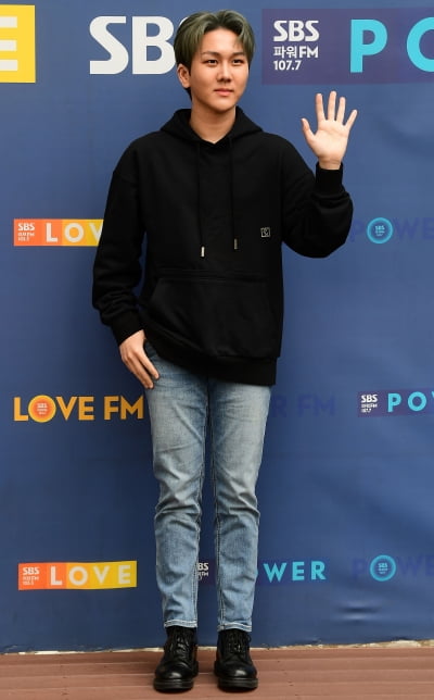[TEN 포토] 김수찬 '돋보이는 완벽비율'