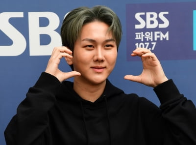 [TEN 포토] 김수찬 '볼하트 최근에 배웠어요'