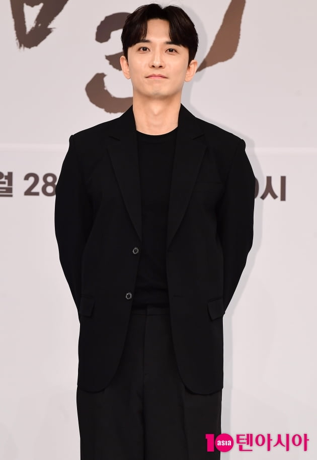 [TEN 포토] 윤나무 '돌담병원 응급의사'