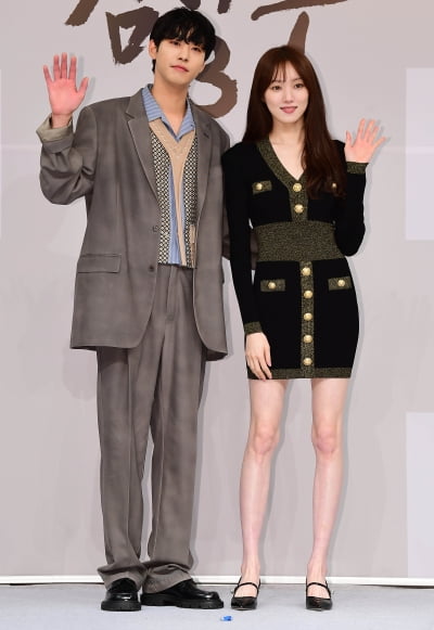 [TEN 포토] 이성경-안효섭 '비주얼 커플'