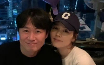 한가인, 22살에 만난 ♥연정훈과 결혼 18주년 자축 "아직도 꽃 사주는 남편"