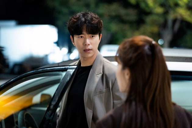 유인나, 바람난 전 남친에 '패배 인정'…경찰서에서 포착('보라 데보라')