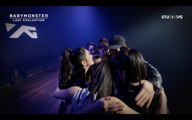 'YG 新 걸그룹' 베이비몬스터, 5인조 데뷔…7명 중 2명 탈락 [TEN이슈]