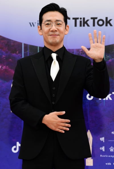 [TEN 포토] 김도현 '시장님의 인사'