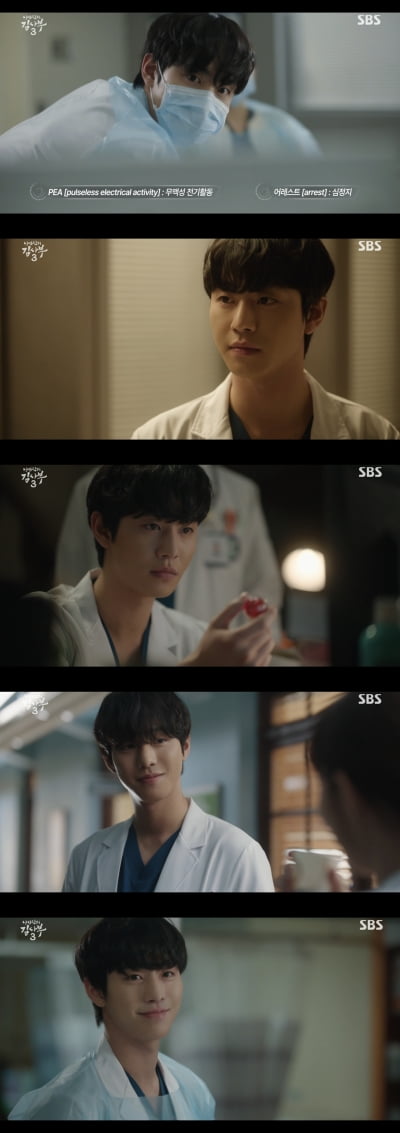 시시각각 바뀌는 안효섭, 의사 카리스마→이성경 앞에선 달콤 ('낭만닥터 김사부3')