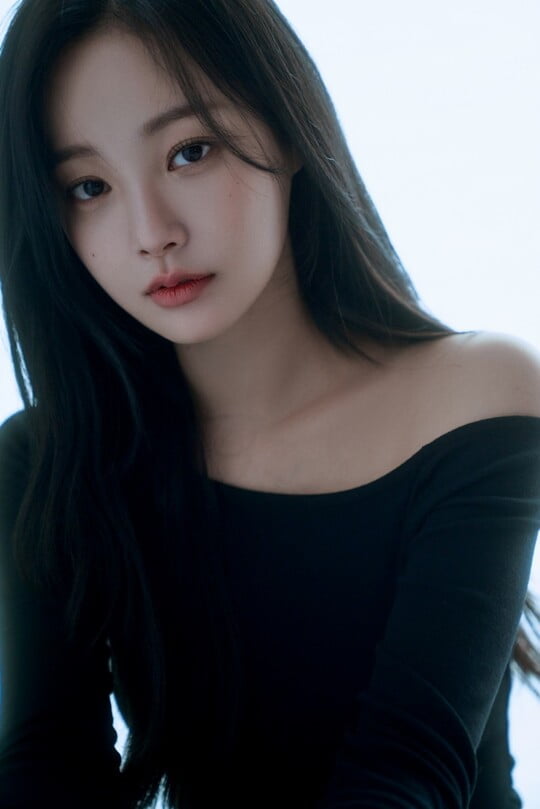 연우, 新 프로필 공개...물 오른 비주얼 '고혹+청순'