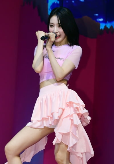 [TEN 포토] 르세라핌 사쿠라 '핑크빛 미소'