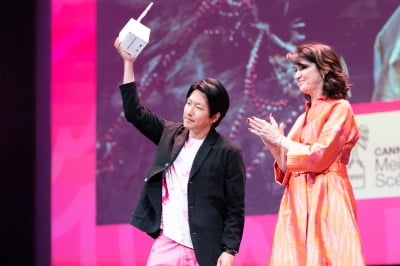 "칸 시리즈 韓 최초 수상, 한국 사람들 돈에 집착하냐더라"…'세계적 흥정' 성공한 '몸값'[TEN인터뷰]