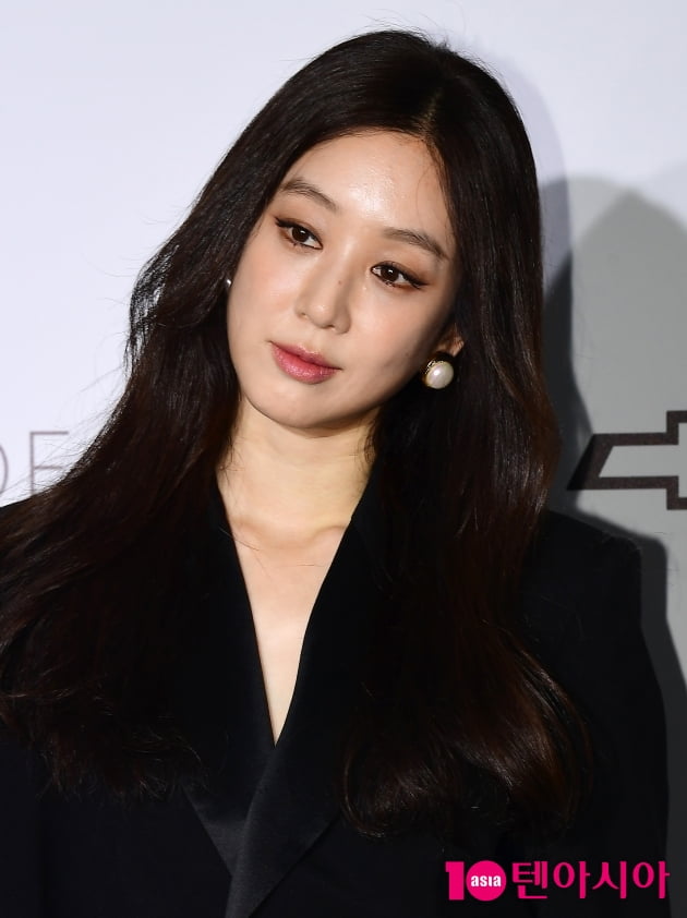 [TEN 포토] 정려원 '그림자까지 완벽한 미모'