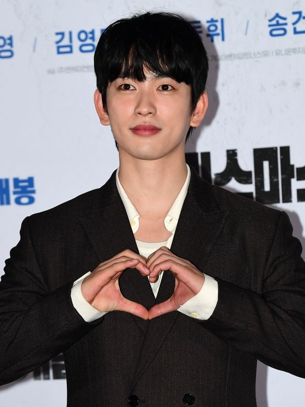 갓세븐 진영, 어버이날 찾아온 이별…오늘(8일) 입대
