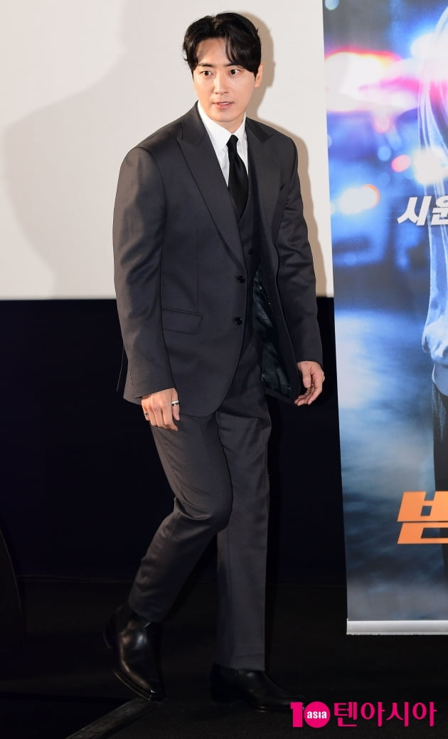 [TEN 포토] 이준혁 '완벽한 수트핏'