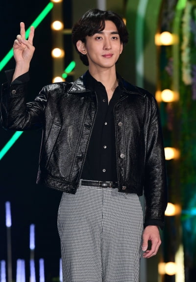 [TEN 포토] 최정훈 '음악프로 MC 맡았어요'