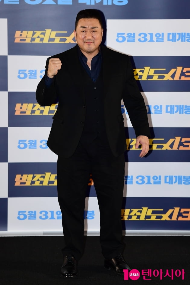 [TEN 포토] 마동석 '범죄도시3 힘찬 파이팅'