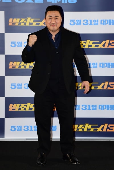 [TEN 포토] 마동석 '범죄도시3 힘찬 파이팅'