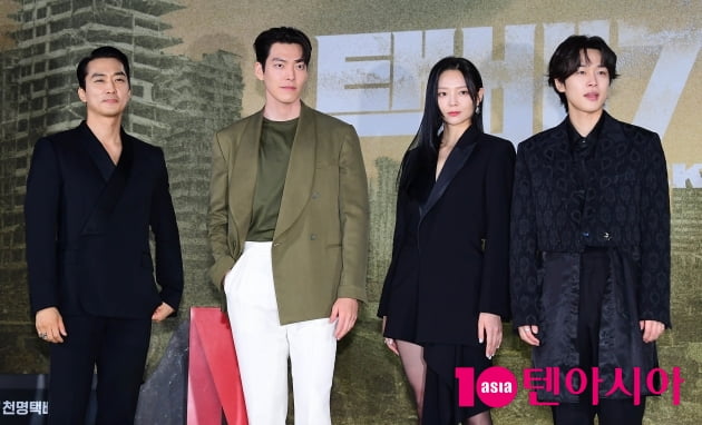 [TEN 포토] 송승헌-김우빈-이솜-강유석 '완벽한 비주얼'