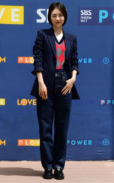[TEN 포토] 이연희 '청청패션도 완벽하게 소화'