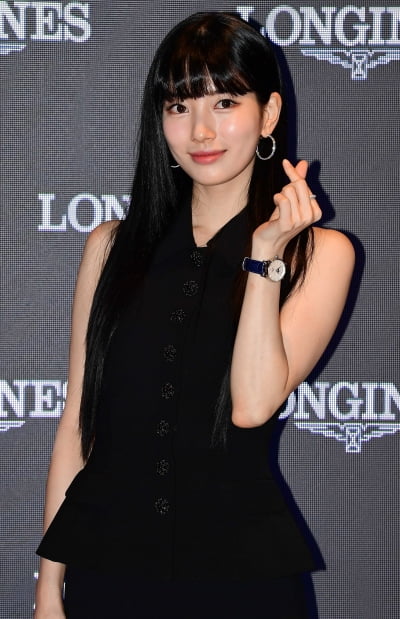 [TEN 포토] 수지 '기분 좋아지는' 하트