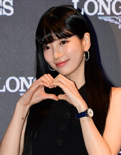 [TEN 포토+] 수지 '처피뱅 헤어로 청순美 UP...이쁨 한 가득