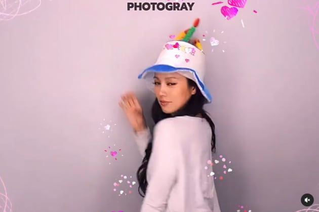 '어제 생일' 이효리, MZ스타일 생일 자축…홍현희 "횰언니 부모님 감사"