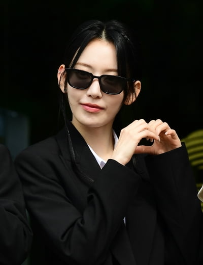 [TEN 포토] 르세라핌 사쿠라 '과즙미 넘치는 하트'