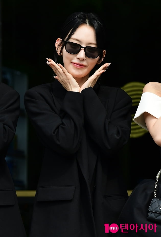 [TEN 포토] 르세라핌 사쿠라 '방송국에 핀 꽃 한송이'