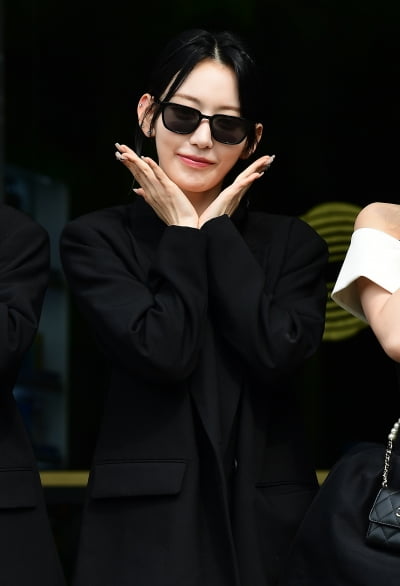 [TEN 포토] 르세라핌 사쿠라 '방송국에 핀 꽃 한송이'