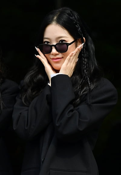 [TEN 포토] 르세라핌 카즈하 '반하고 싶은 흑장미'