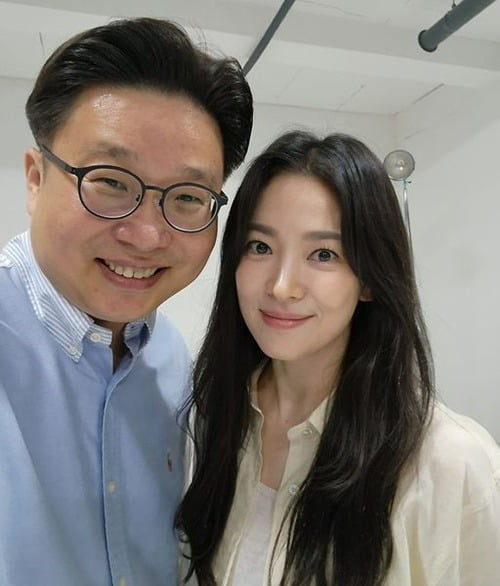 "한국어 없어, 자존심 상했다"…송혜교×서경덕 교수, 美 유명 미술관에 한국어 안내서 기증 [전문]