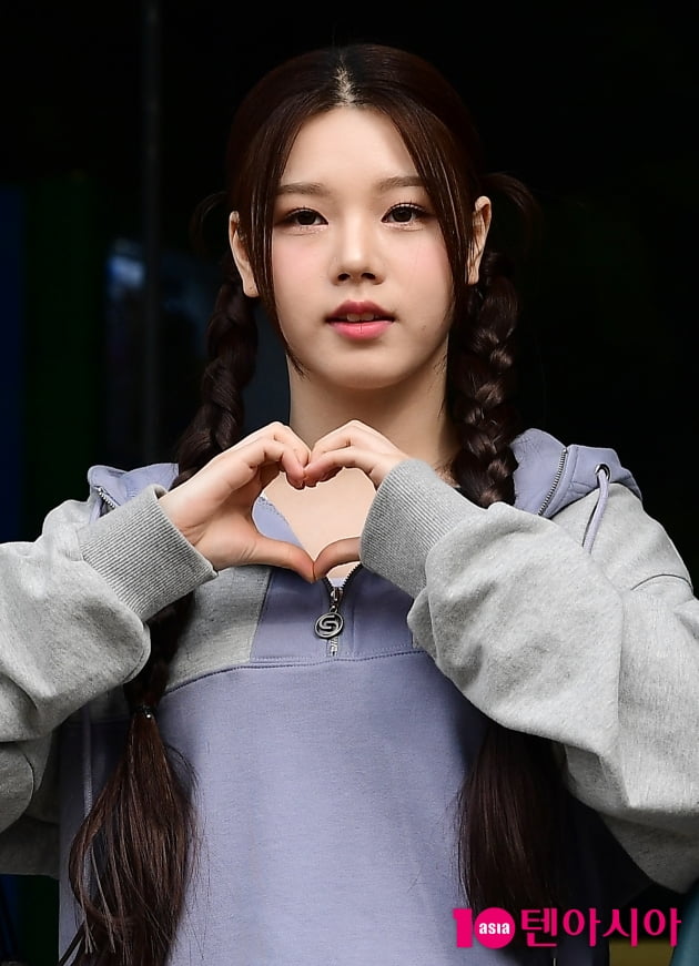[TEN 포토] 에이디야 연수 '귀여운 양갈래 머리'