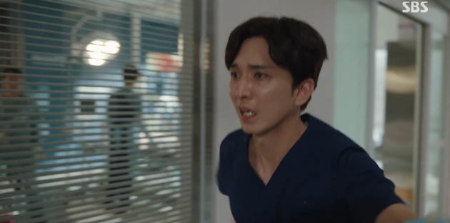 [종합] 김사부 없는 돌담 외상센터, 첫날부터 의료사고…10대 사망('김사부3')