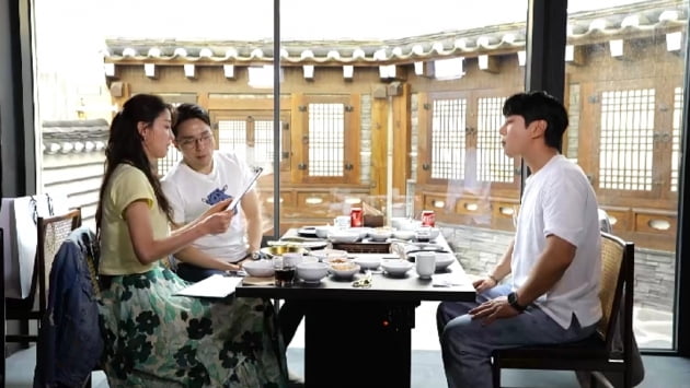 한고은, ♥남편 있는데 황치열과 포옹 인사…"결혼 생각 있냐"('신랑수업')