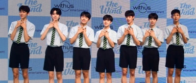 [TEN 포토] 더윈드 '첫 번째 미니앨범 'Beginning : The Wind Page'으로 데뷔'