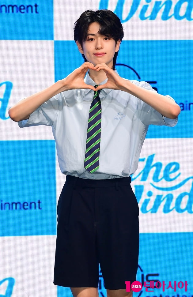 [TEN 포토] 더윈드 장현준 '찐 막내 보조개 미소'