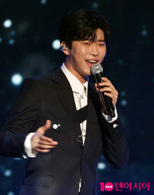 세상에 없던 팬덤의 등장…조직없이 조직화된 임영웅의 '영웅시대'[TEN피플]